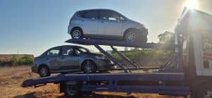 eco-car הגרר שלנו בהעמסה של שני רכבים